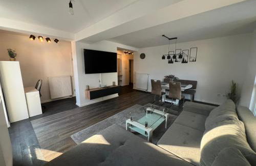 Eggstätt am Chiemsee, Auto-Check-in 24-7, gratis Parkplatz an der Unterkunft, Netflix & Amazon Prime inc, voll ausgestattet - Foto 3