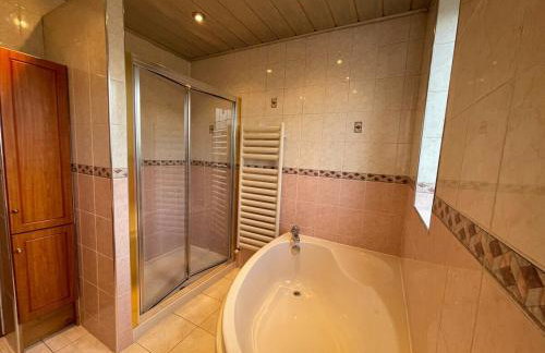 1930s 3Bed House in Quiet Village w/ Large Garden - Foto 14