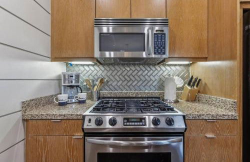 Stylish Gated TH + private heated pool + hot tub - Foto 15