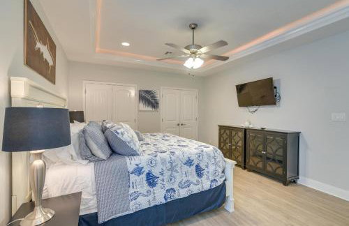 Luxe Crystal Beach Retreat with Views! Walk to Shore - Foto 14