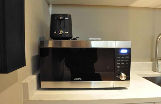 Stunning 3 Bedroom Secondary Suite N Van - Photo 16