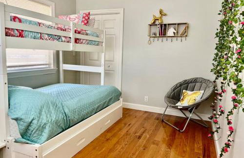 Harmony House - cozy, private mountain home, with firepit and pool table, located 10 minutes from Tryon Equestrian Center, Lake Lure, Local Wineries, and wedding venues - Foto 16