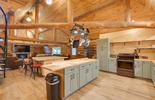 Secluded Greenville Cabin Walk to Moosehead Lake! - Foto 5