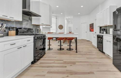 Trendy Two-Level Apartment - Foto 27