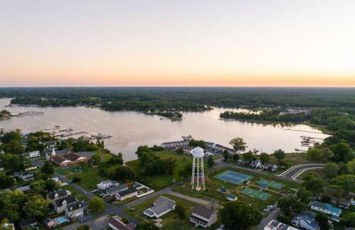 The Lyellton House: Water View, Steps from Beach - Foto 50