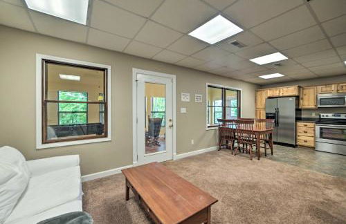 Lakefront Rest-Ashored Home with Private Dock! - Foto 21