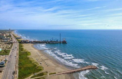 Picturesque beach house with plenty of room and amazing decks, close to beach - Foto 45