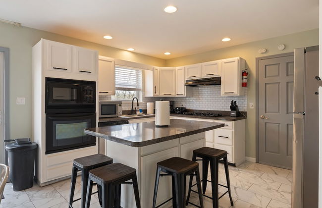 Amazing Vacation House In Poconos~hottub~game Room 6 Bedroom Home - Foto 13