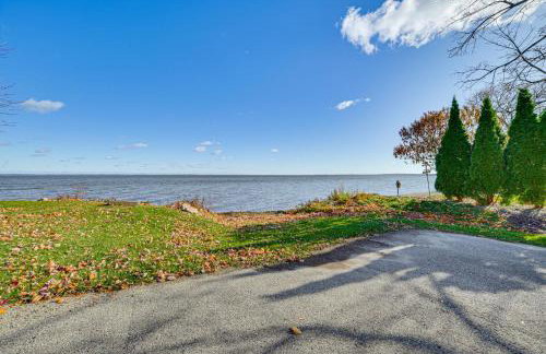 Walk to Houghton Lake! Family Retreat with Patio - Foto 2