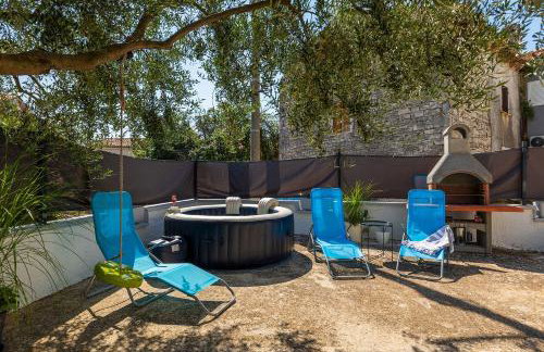 Romantisches Ferienhaus mit Jacuzzi, BBQ, WiFi - Foto 5