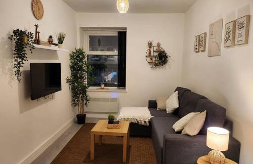 SuperValue Suite 6 - Fast WiFi, Hotel Linen, Keyless Entry, City only 10 Mins - BY PROPERTY PROMISE - Foto 19