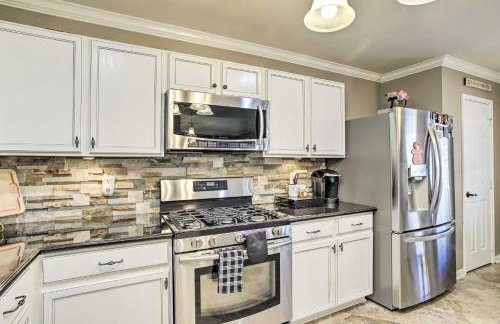 Luxe Home 30 Miles to Houston with Pool and Grill - Foto 11