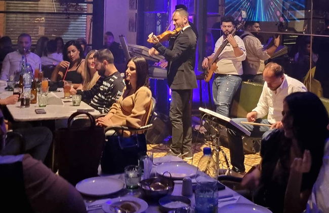 Cena con espectáculo oriental en Beirut - Foto 2