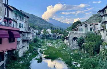 Casa Valentino in Via Liberale Isolabona Sleeps 8 Isolabona Italy - Foto 60