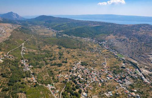 Villa Florinda with Pool and Prime Location near Split - Photo 25