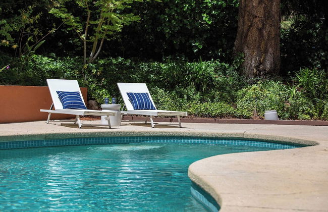 León by Avantstay Private Breathtaking Character Cottage w/ Pool & Hot Tub - Foto 33