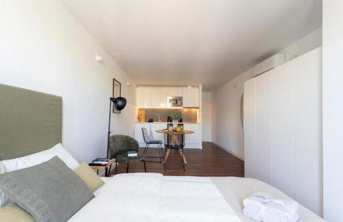 Sunshine Studios Portside Gothic - Photo 12