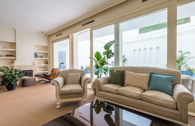 Luxurious Apartment with Patio and Pool - Foto 18