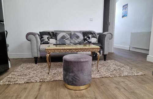 Cheerful 4 bedroom close to Uclan, Preston City Center - Photo 2