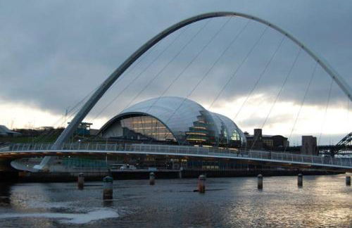 Cosy Jesmond 3 bed apartment - fantastic location - Photo 13