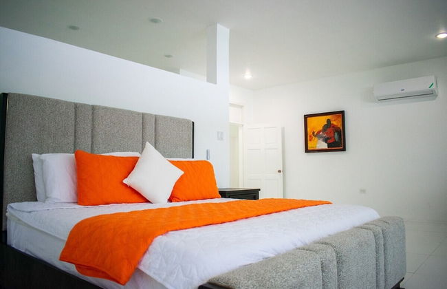 The W Villa 5 B R Oceanfront w Staff - Photo 11