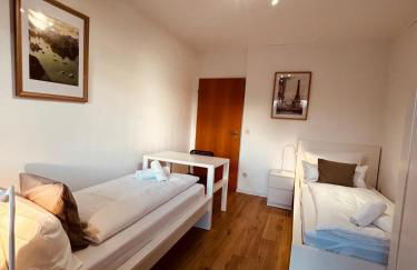 Osnabrücker Strasse Wooon 10 Einzelbetten I 5-Zimmer I TV I Bad NEU I Premiumbettwäsche - Foto 2