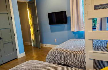 Upscale Modern Hill Country Home! Has it ALL! - Foto 28