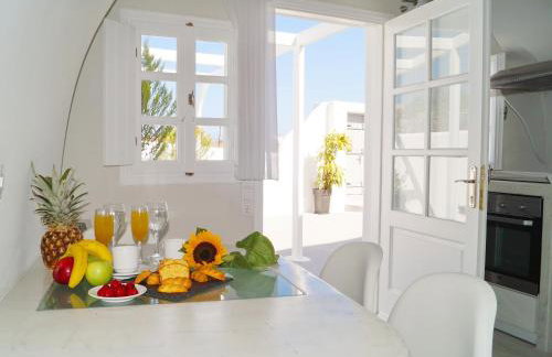 Fira-Cave-Sleeps 13-Parking-Pool-Pet Friendly - Photo 44