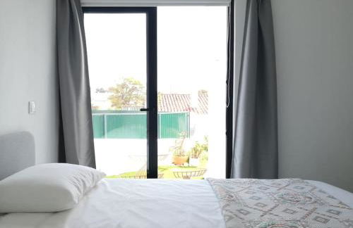 Airy 3br, AC, Garden, 2min Strip, 8min Oura Beach - Foto 31