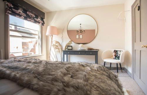 Luxury Warwick Townhouse I Walk to Castle I Dog friendly I Private patio garden I - Foto 7