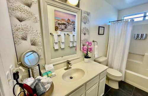 Mineral Saltwater Solar heated Pool & Spa Oasis with mountain views and Koi pond - Foto 36