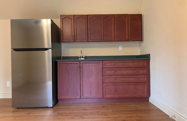 Affluent Guest House - Photo 4