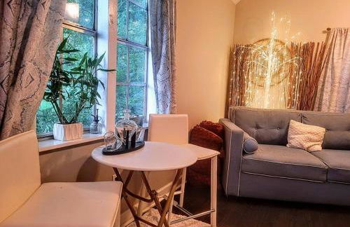 Cozy Delightful Private Studio near Rhodes College, Shuttle, & Vehicle Rental - Foto 3