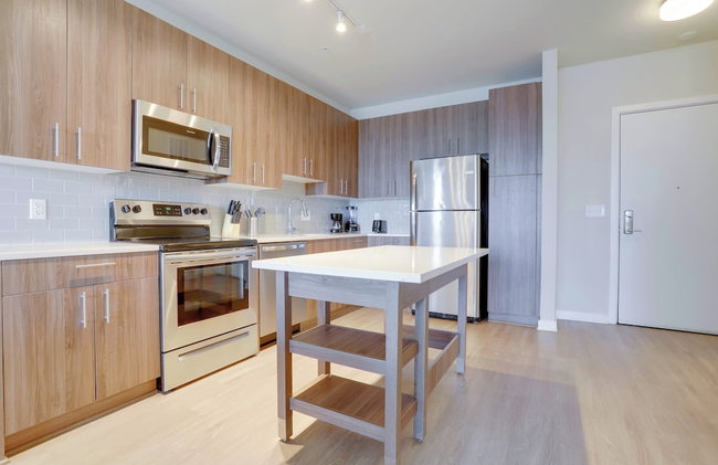 Huntington Apartments near Huntington Metro - We Host - Photo 39