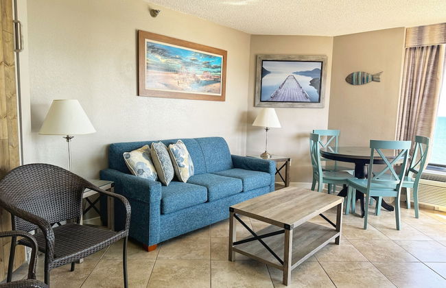 Ocean Front Condos at Patricia Grand - Foto 37