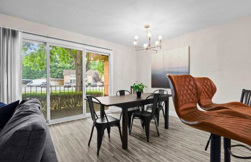 The Ultimate Rochester Getaway Cozy & Inviting - Foto 8