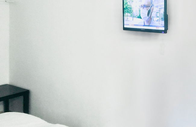 Martindale Flats with Parking - Foto 15