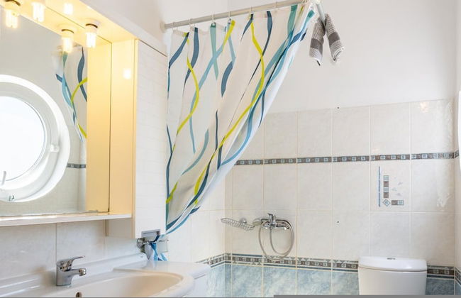 Villa Petros Large Private Pool Walk to Beach Sea Views A C Wifi Car Not Required - 180 - Foto 49