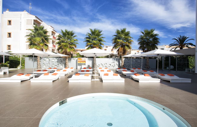 Ibiza Sun Apartments - Photo 3