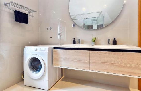 5 Bedroom Cozy Home In Desni Stefanki - Foto 39