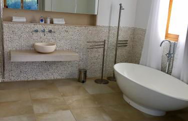 Luxury Lakeside House at Lakes by Yoo - Photo 18