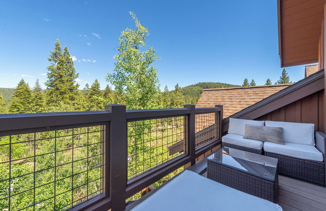 Lux Townhome Next to Village by Sierra Getaways - Photo 21