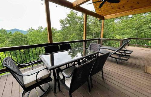 Peace of Heaven, Modern Chic Cabin, Majestic Mountain Views, Hot Tub, Fire Pit, Outdoor Games, Close to Town - Foto 79