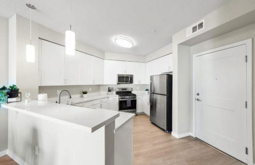 Designer Apt with Jacuzzi, Sky Lounge, Gym Access - Foto 46