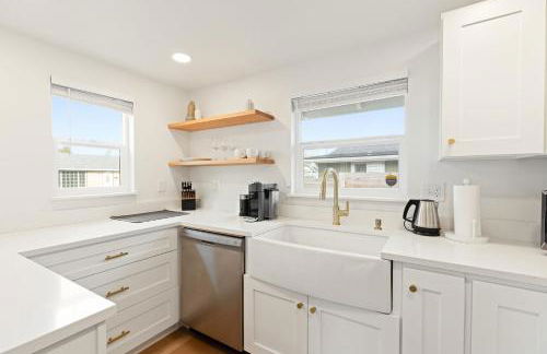 Cozy Bungalow Home 2br, 1ba - 9 min to Tacoma Dome - Foto 10