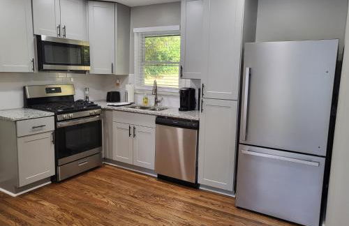 Rare Find! Private Heated Pool & Spa - Entire Home Near ATL City Center - Foto 12