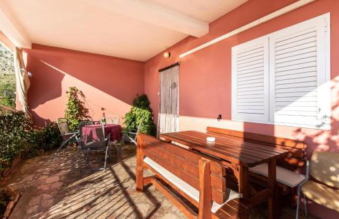 3 Bedroom Stunning Home In Modric - Photo 6