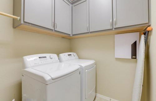 Resort Pools and More Perks! 55 and Goodyear Escape - Foto 21