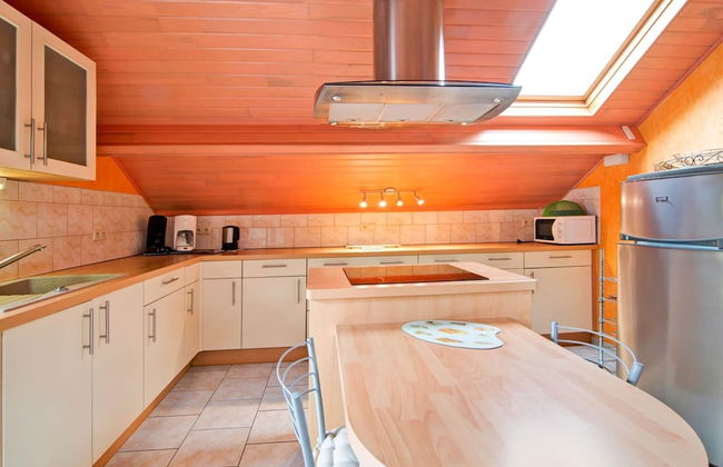 Charming Stay Near Forests - Photo 9