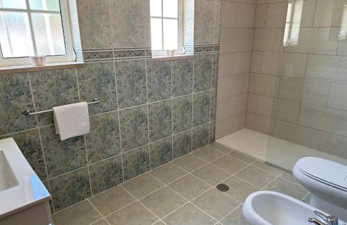 BnB Homes Luxurious Villa Stardust with Swimming pool & BBQ for Family Fun - Foto 68